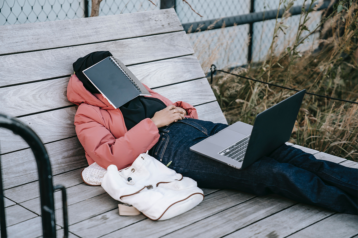 9 Tips to Sleep Better at College